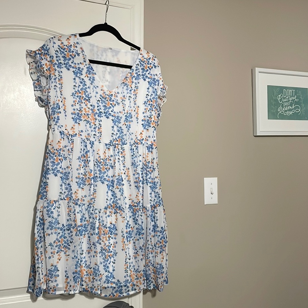 Short sleeve tiered white dress